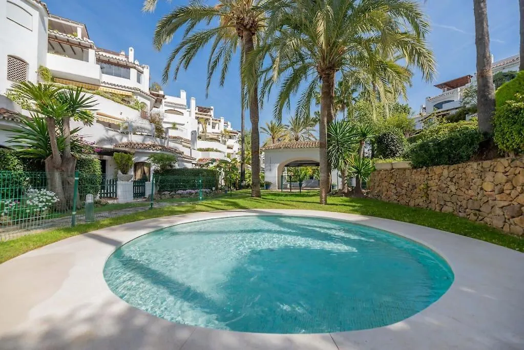 Beachfront Apartment Μαρμπέλλα 0*,