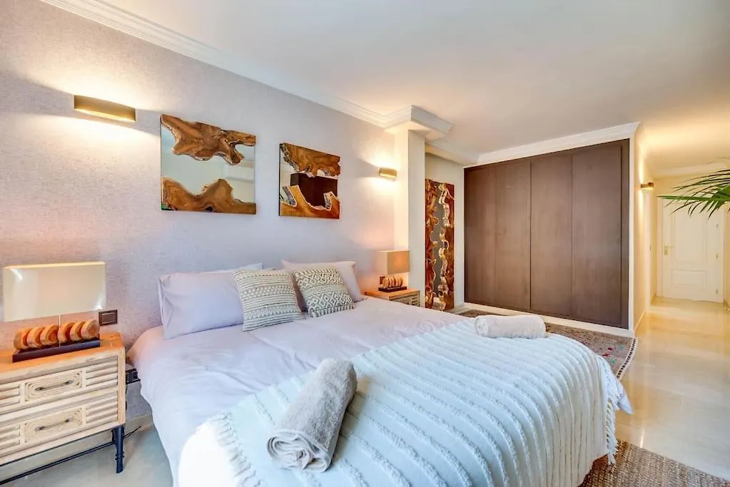 Beachfront Apartment Marbella Spanje